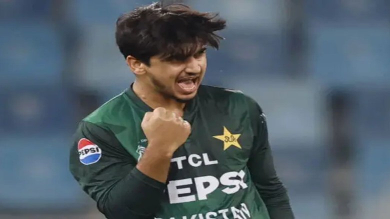 এশিয়া কাপে ব্যর্থ হলেও আইসিসি অলরাউন্ডার র‌্যাংকিংয়ে শীর্ষে সাইম আইয়ুব।