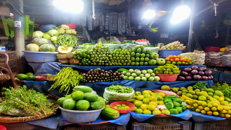 রাজধানীর বাজারে সবজির দাম লাগামহীন: ক্রেতা হতাশরাজধানীর বাজারে সবজির দাম লাগামহীন: ক্রেতা হতাশ