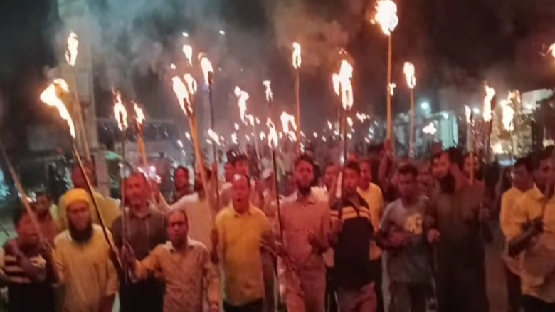 ফরিদপুর মহানগর কৃষকদলের উদ্যোগে মশাল মিছিল